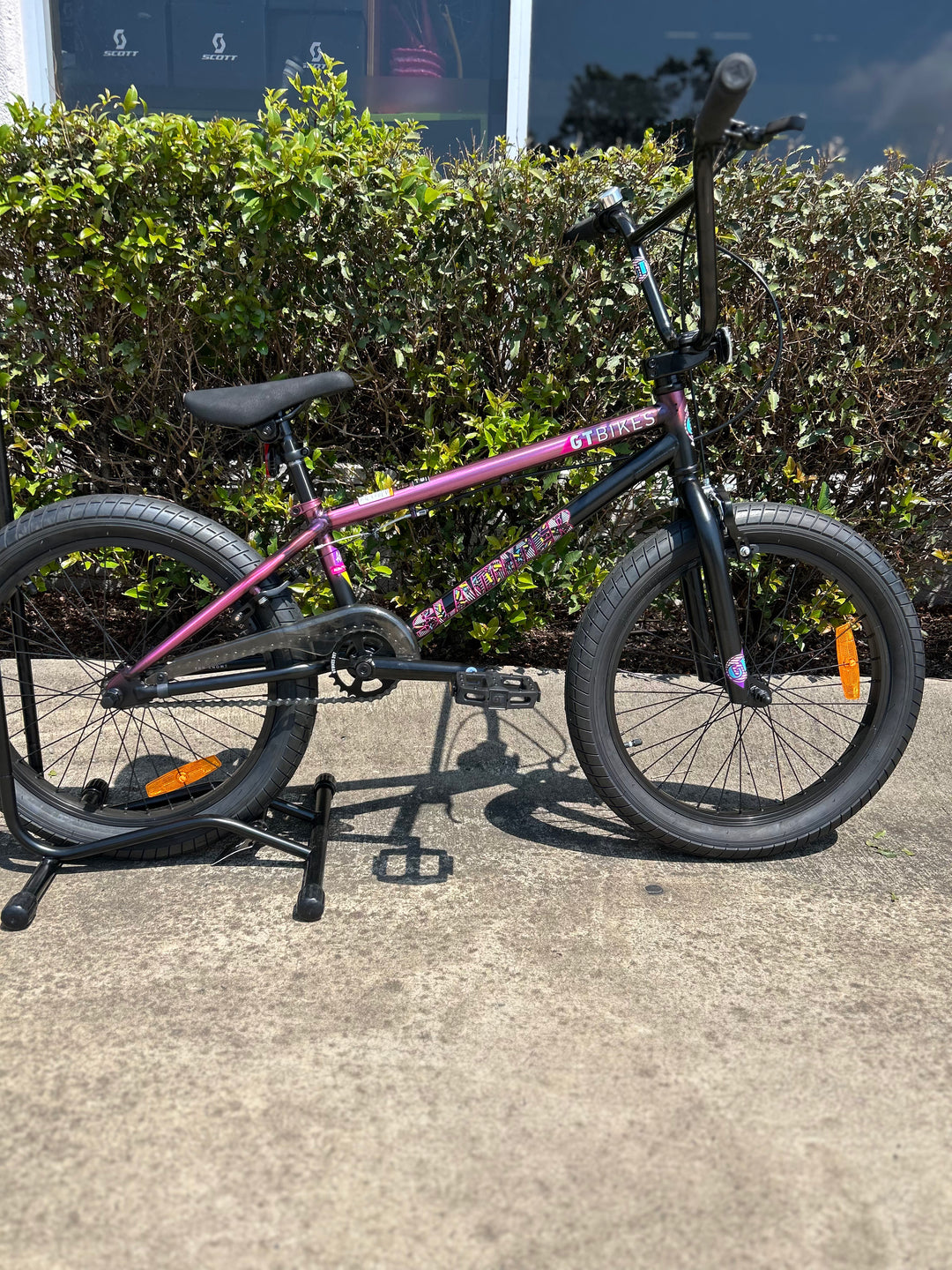 20" Slammer Mercado Gloss Trans Raspberry and Matte Black Fade w/ Multi Colors