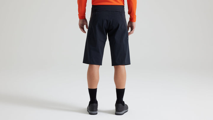 GRAVITY SHORT BLK 32