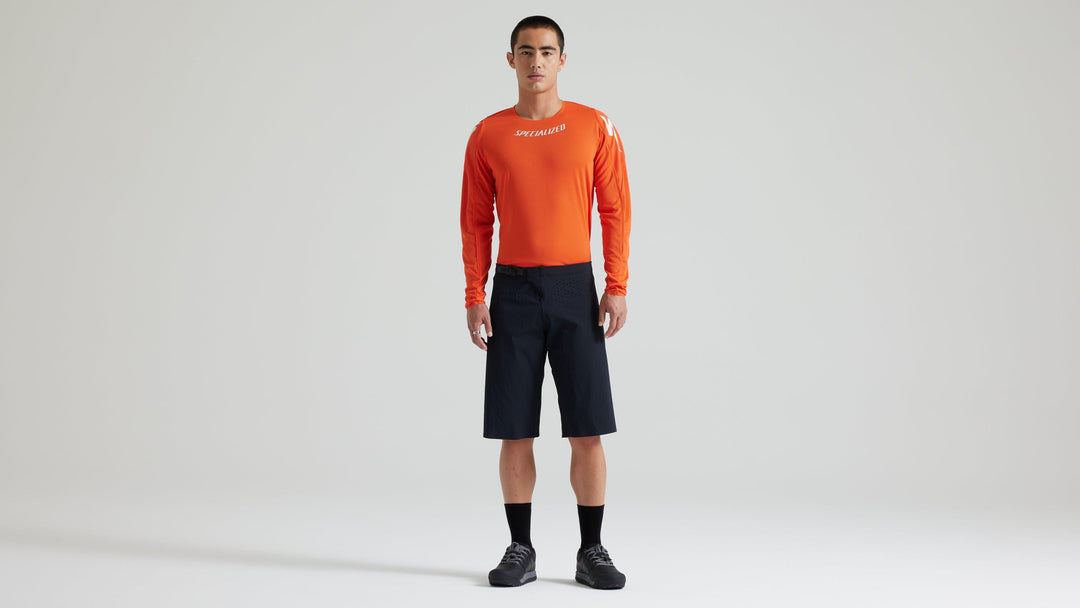 GRAVITY SHORT BLK 32