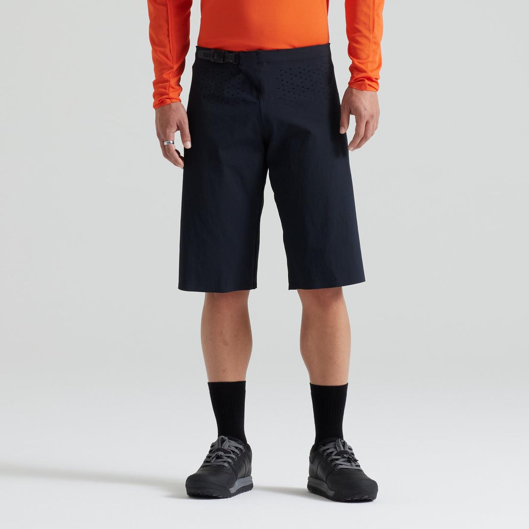 GRAVITY SHORT BLK 32