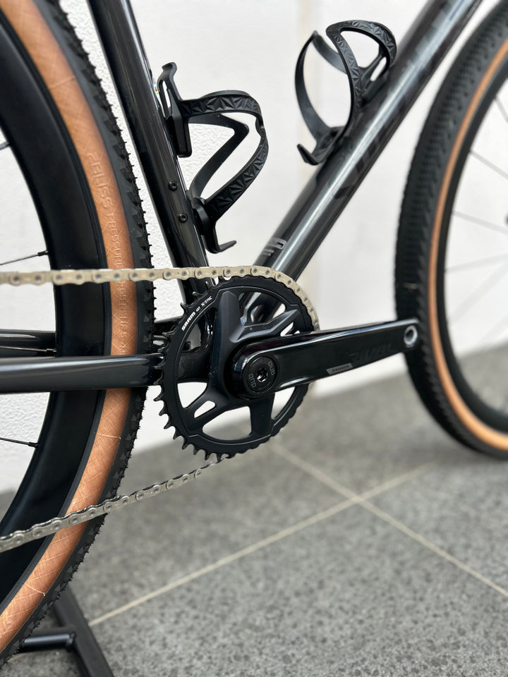 CRUX EXPERT GLOSS CARBON/TARMAC BLACK