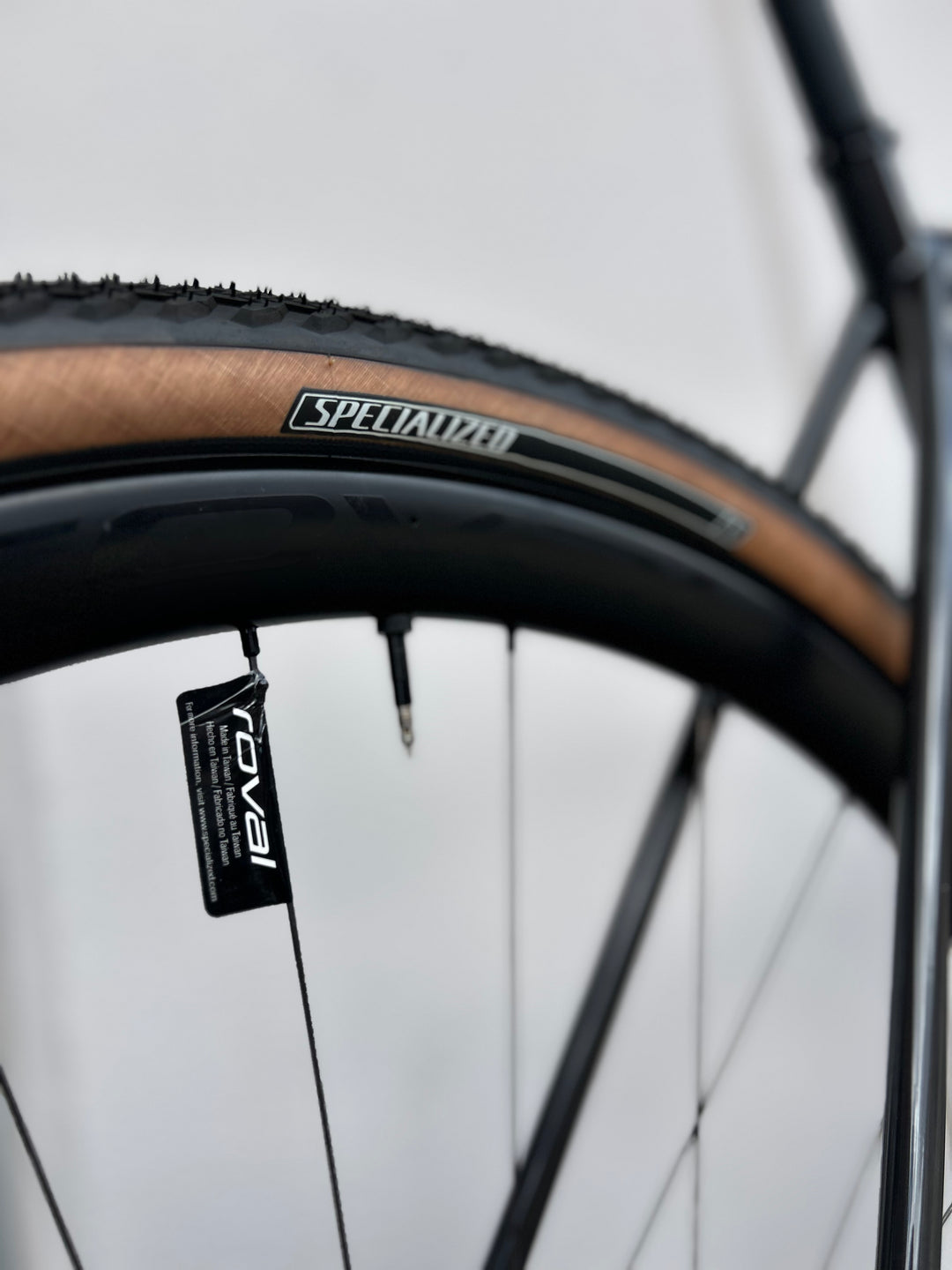 CRUX EXPERT GLOSS CARBON/TARMAC BLACK