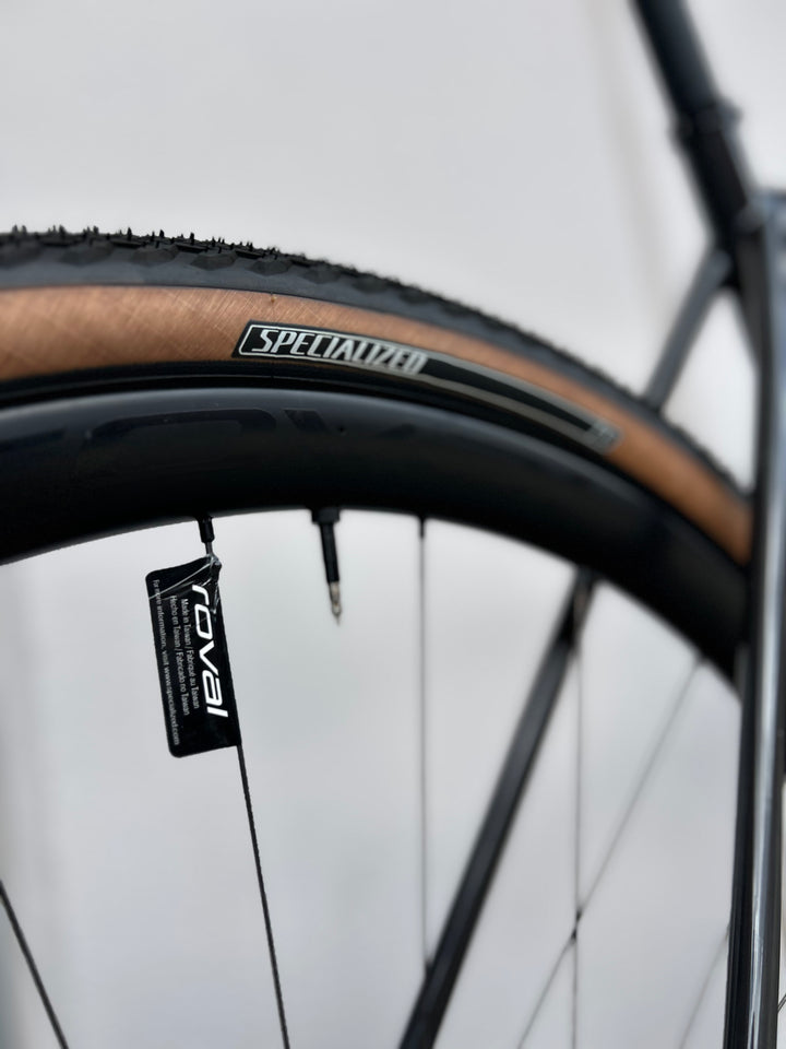 CRUX EXPERT GLOSS CARBON/TARMAC BLACK