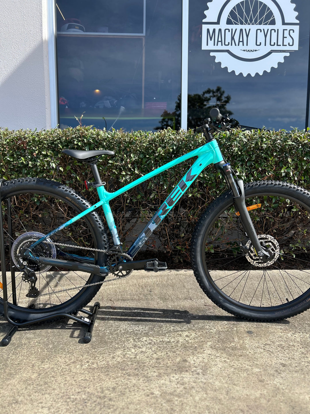 trek bicycle rockhampton Marlin 5 Gen 3 Miami Green/Dark Aquatic Fade – Mackay Cycles