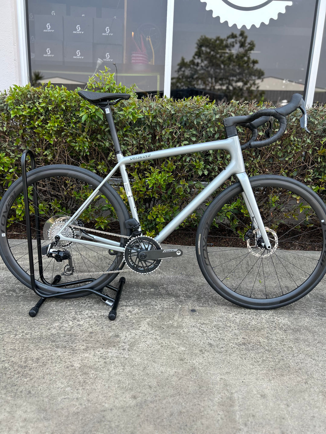 Aethos Pro AXS – Shadow Silver/Emerald Metallic