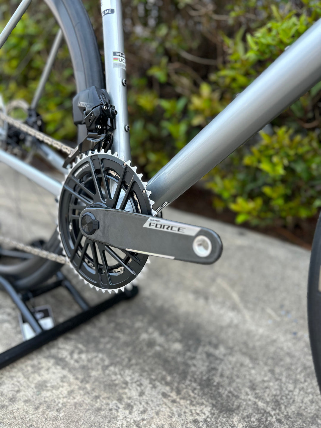 Aethos Pro AXS – Shadow Silver/Emerald Metallic