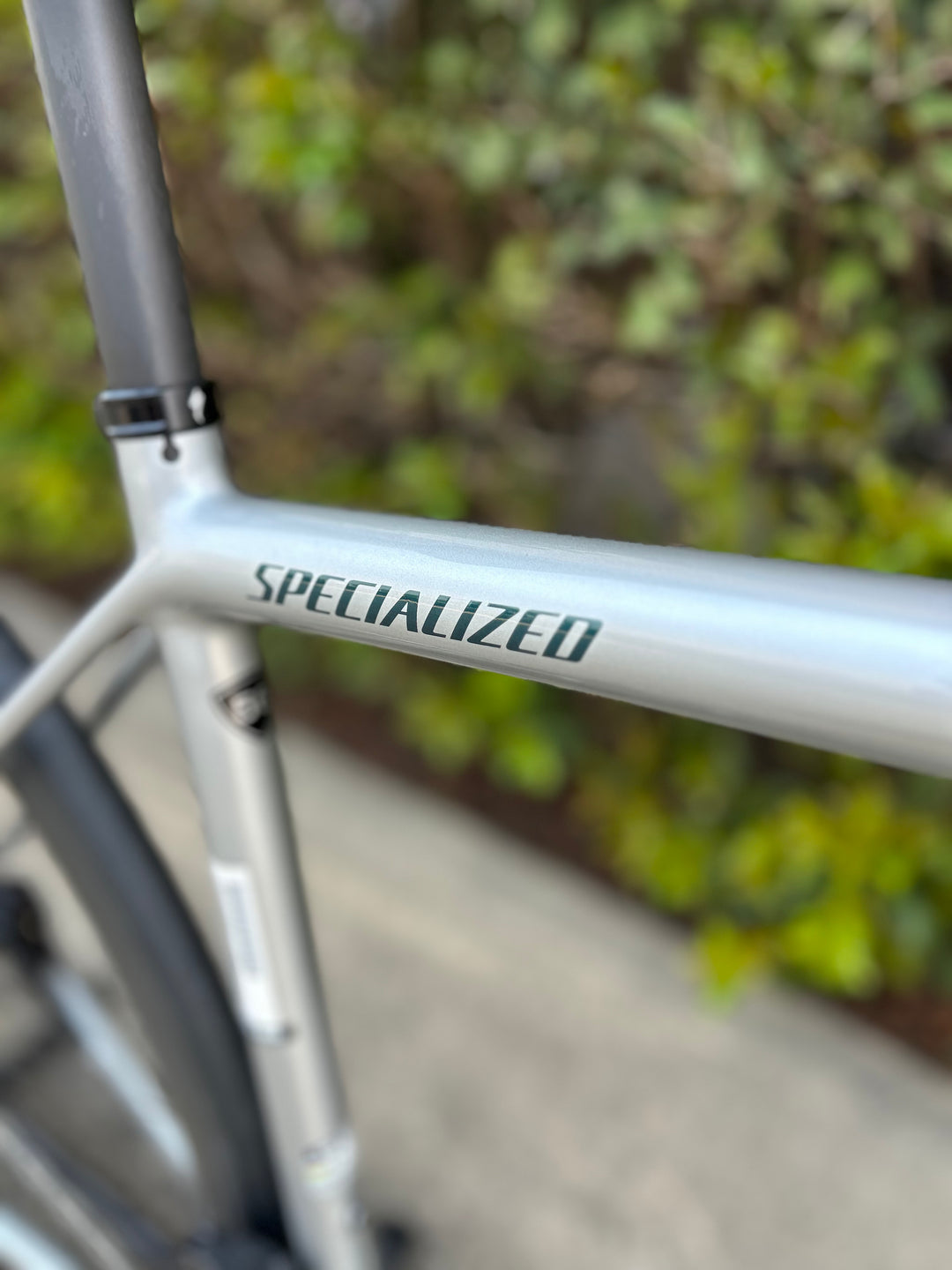 Aethos Pro AXS – Shadow Silver/Emerald Metallic