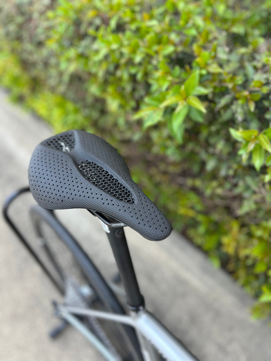 Aethos Pro AXS – Shadow Silver/Emerald Metallic