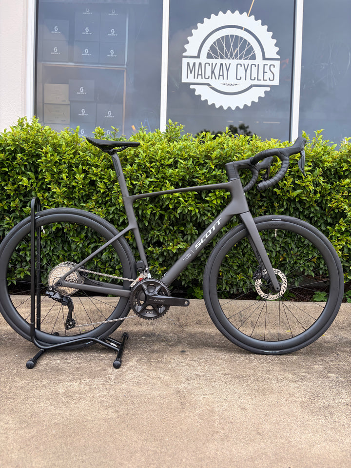 Addict 30 Bike Carbon Black