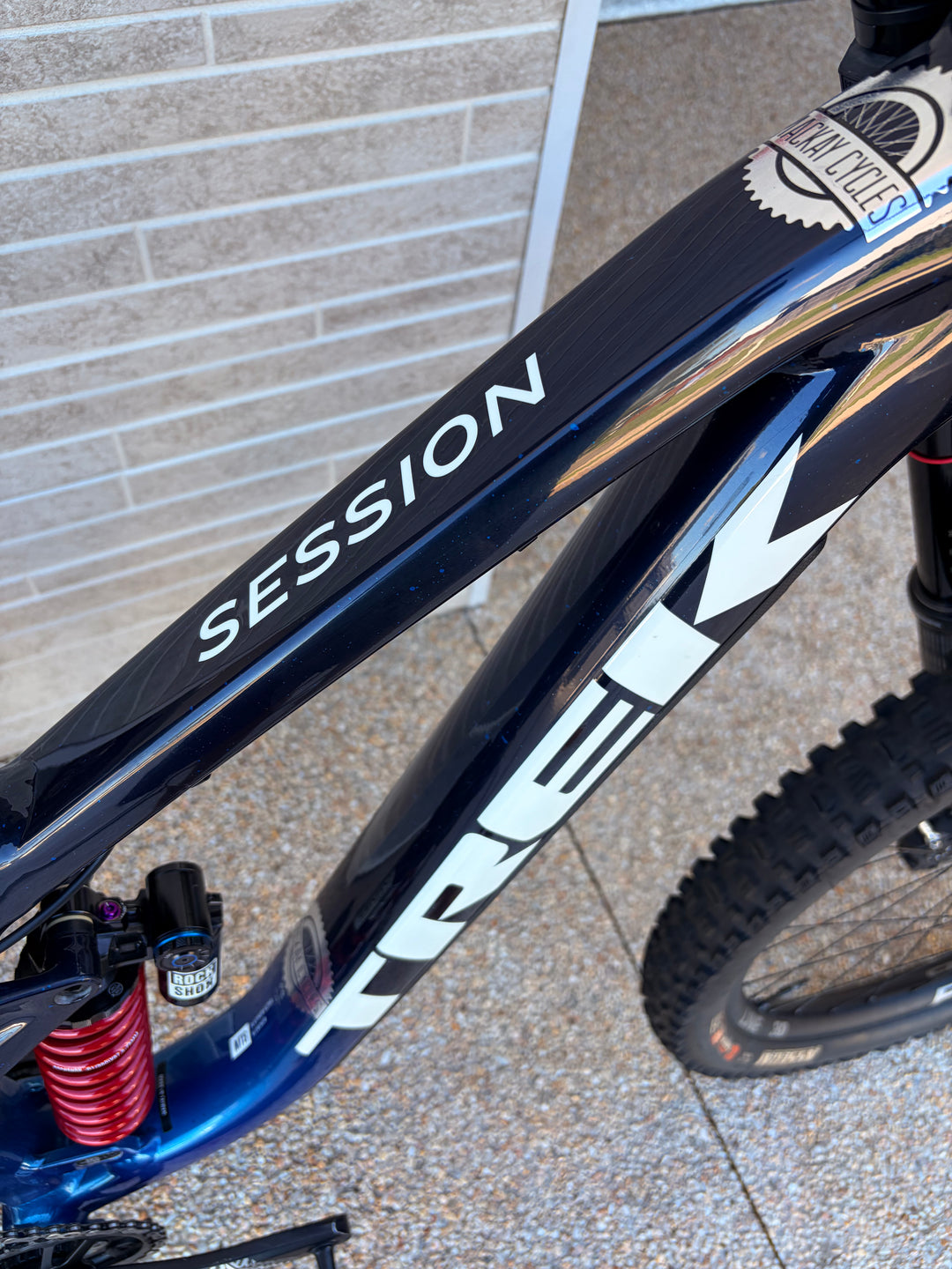 Trek Session - R1 - Ex Demo