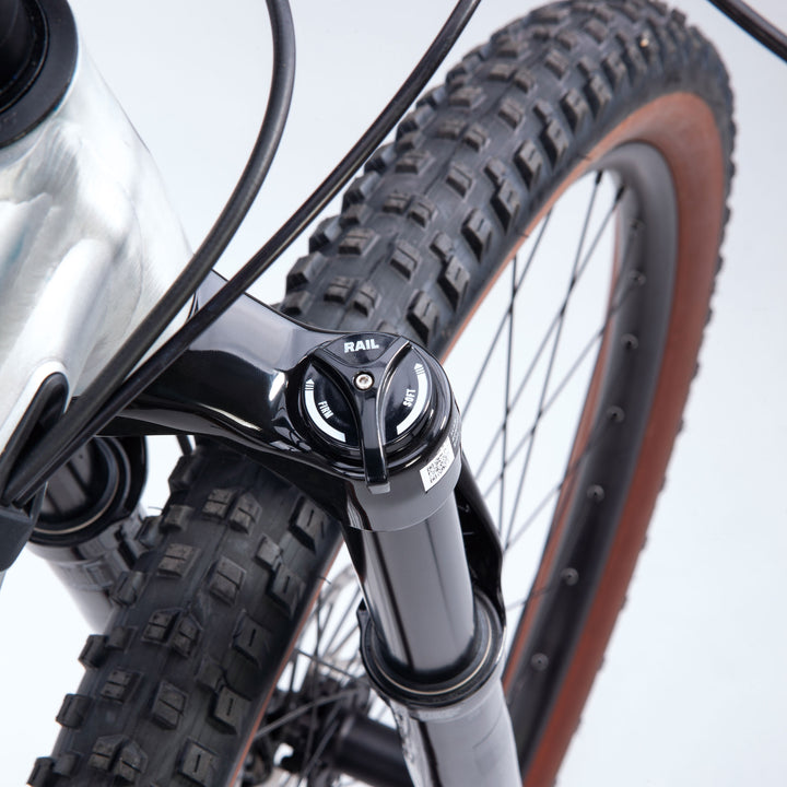Avanti Hammer S1 Brushed – Marzocchi Z2 Bomber fork with RAIL damper