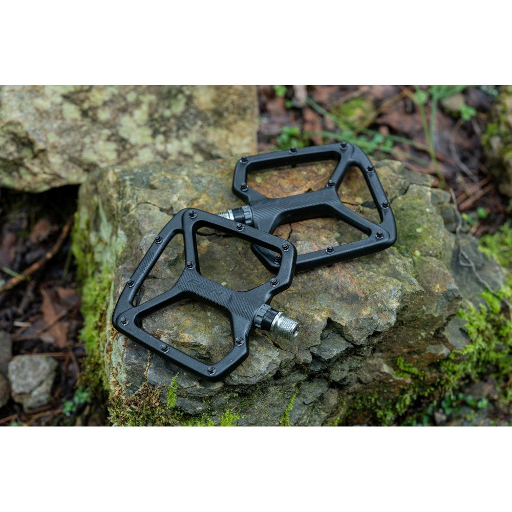 FUNN Pedal - Python V2 Flat Alloy - Includes Long Pins — F_Action_Python_026.jpg