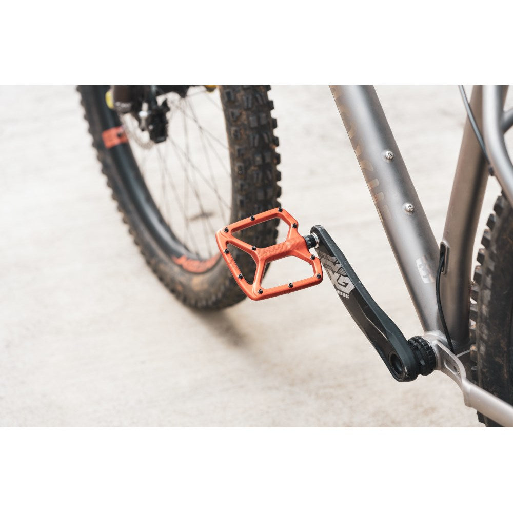 FUNN Pedal - Python V2 Flat Alloy - Includes Long Pins — F_Action_Python_012.jpg