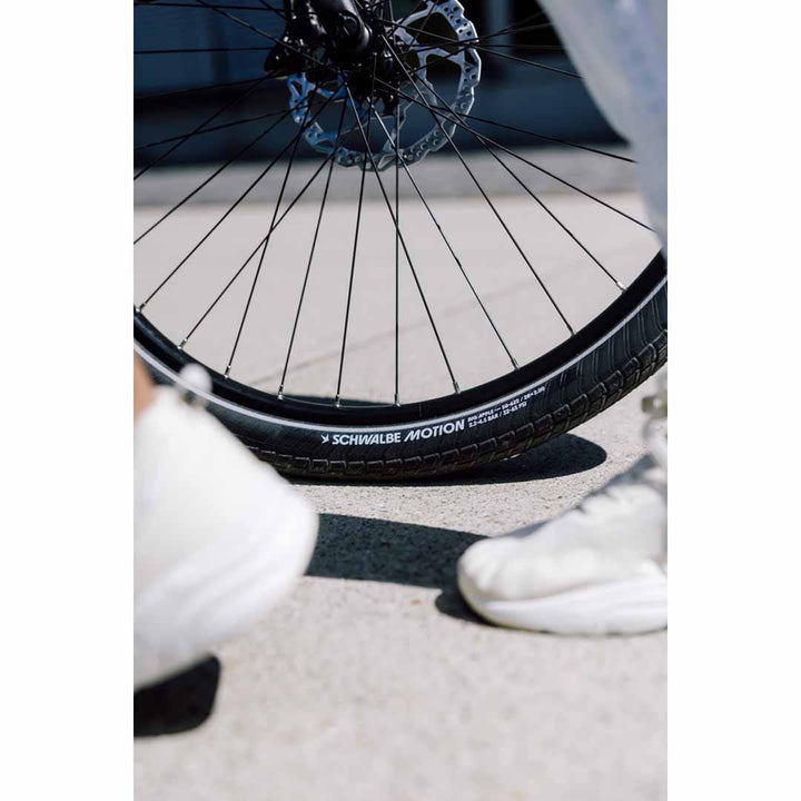 Schwalbe Motion Big Apple 24x2.00 Tyre - RaceGuard, Wired, Black Reflex